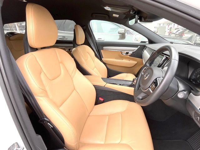 VOLVO V90 2018 Image 31