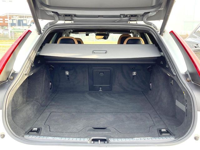 VOLVO V90 2018 Image 31