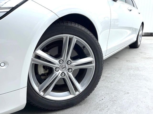 VOLVO V90 2018 Image 31