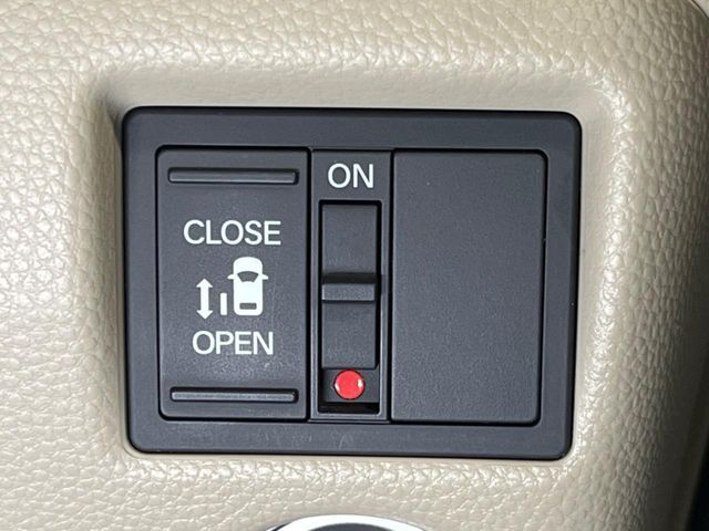 HONDA N BOX 2017 Image 31