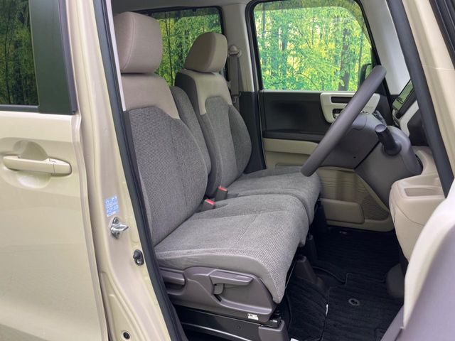 HONDA N BOX 2017 Image 31