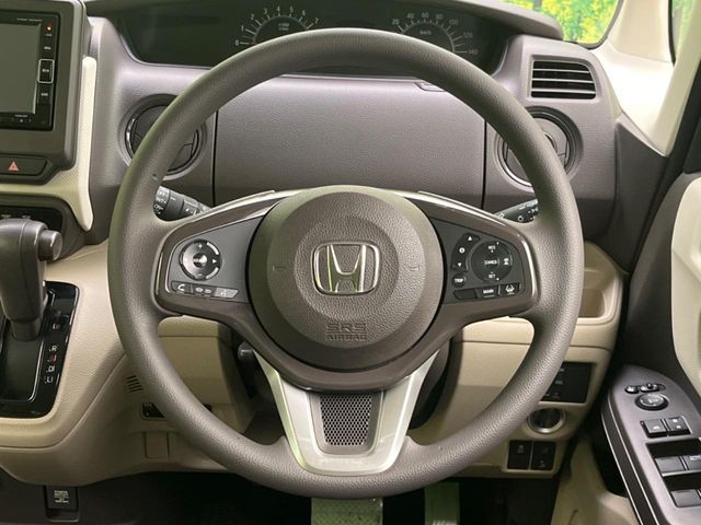 HONDA N BOX 2017 Image 31