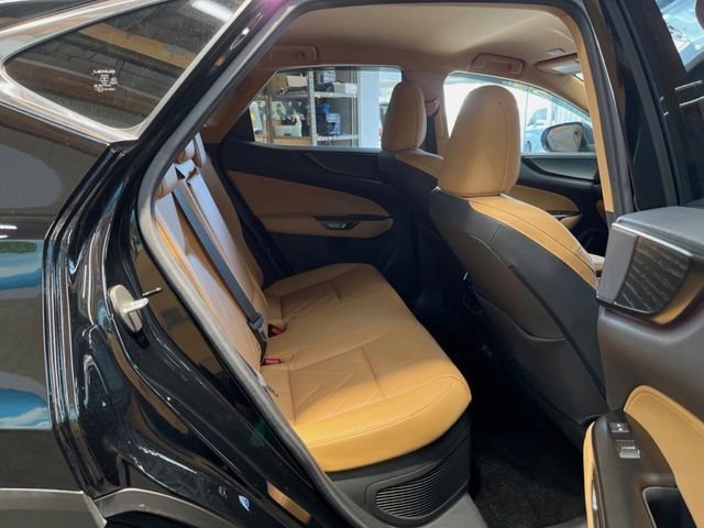 TOYOTA LEXUS NX350H 2023 Image 31