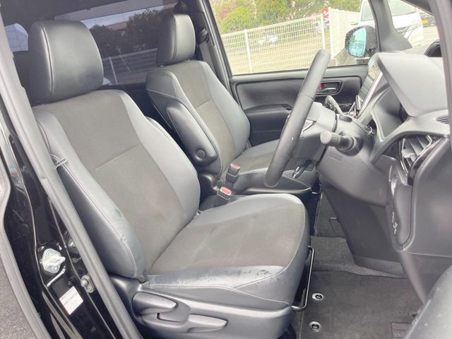 TOYOTA NOAH HYBRID 2020 Image 31