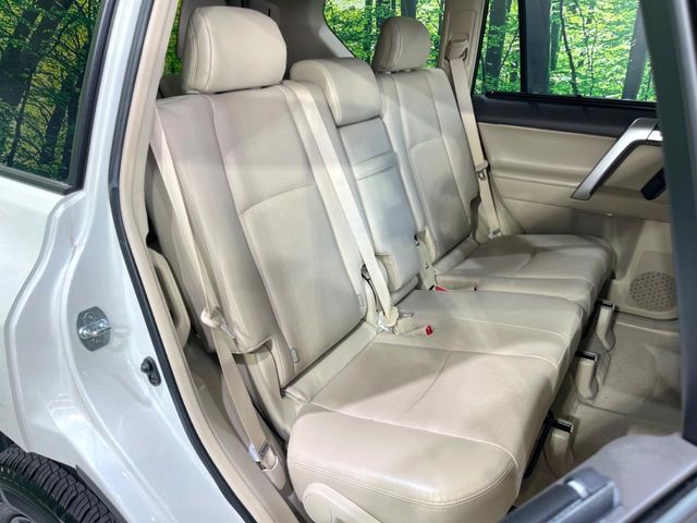 TOYOTA LANDCRUISER PRADO 2023 Image 31