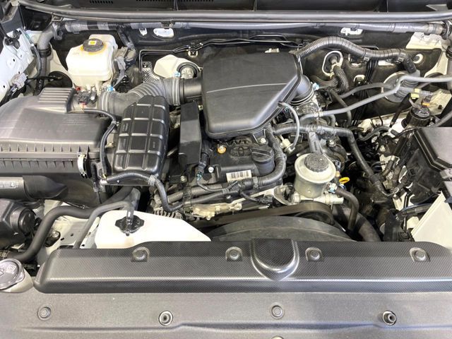 TOYOTA LANDCRUISER PRADO 2023 Image 31