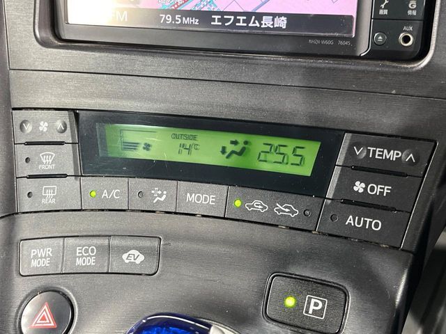 TOYOTA PRIUS 2010 Image 31