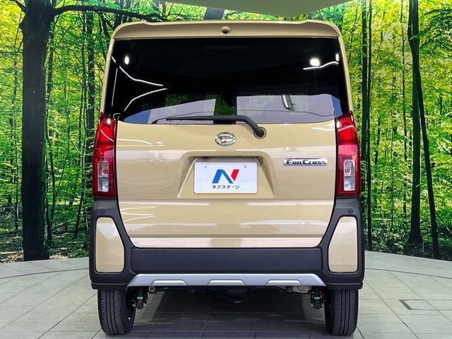 DAIHATSU TANTO FAN CROSS 4WD 2022 Image 31