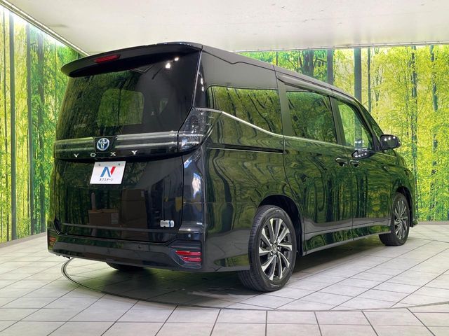 TOYOTA VOXY HYBRID 2023 Image 31