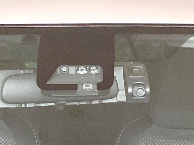 TOYOTA VITZ HYBRID 2019 Image 31