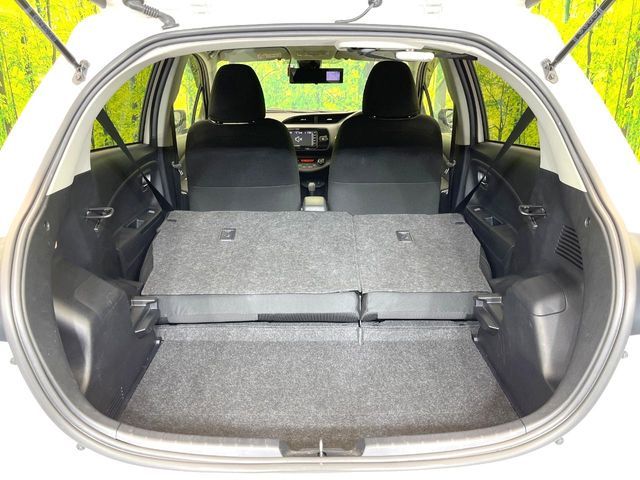 TOYOTA VITZ HYBRID 2019 Image 31