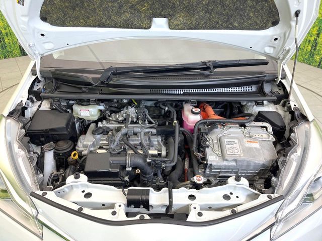 TOYOTA VITZ HYBRID 2019 Image 31