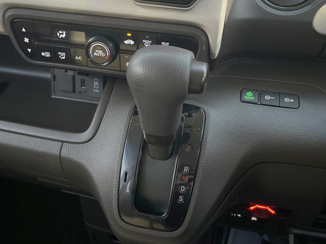 HONDA N BOX 2021 Image 31