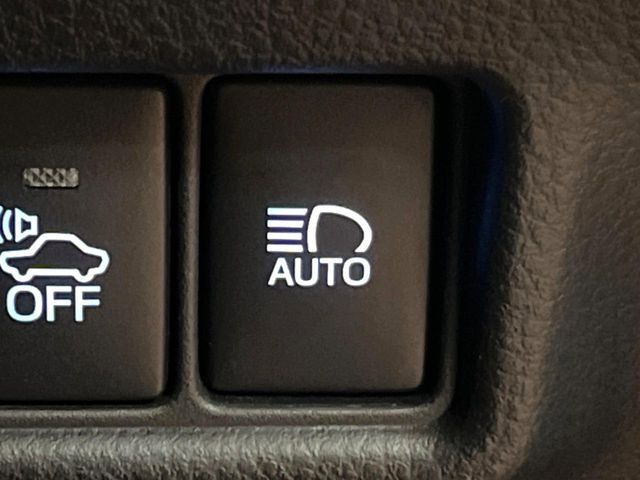 TOYOTA C-HR 2018 Image 31