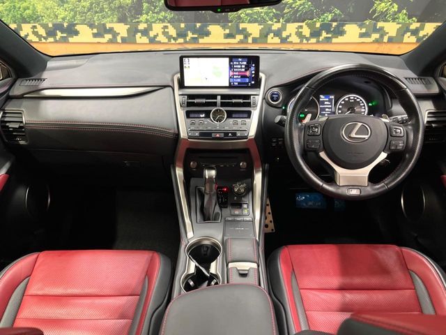 TOYOTA LEXUS NX300H 2019 Image 31