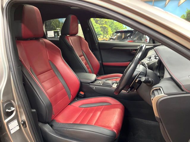 TOYOTA LEXUS NX300H 2019 Image 31