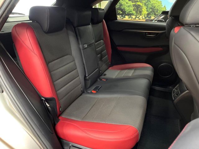 TOYOTA LEXUS NX300H 2019 Image 31