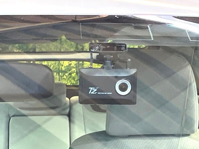 TOYOTA PRIUS 2015 Image 31