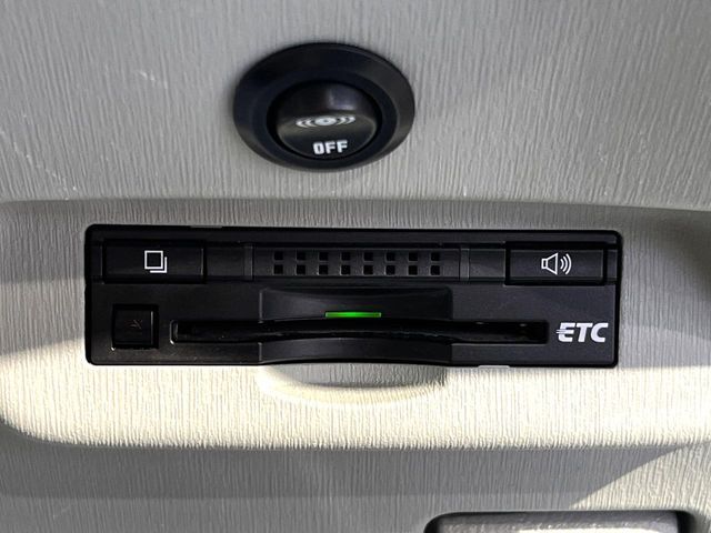 TOYOTA PRIUS 2015 Image 31