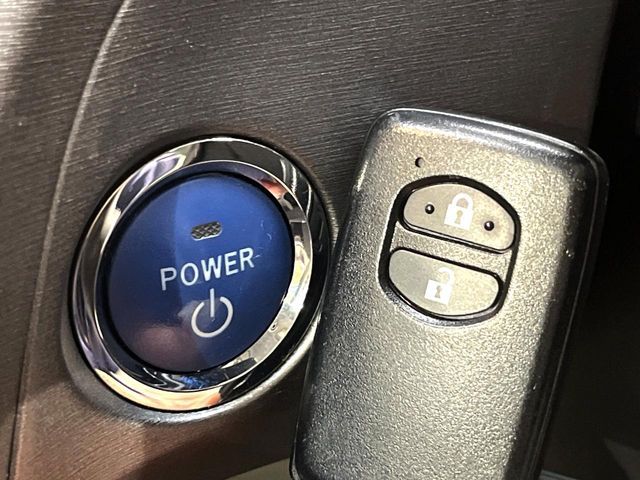 TOYOTA PRIUS 2015 Image 31