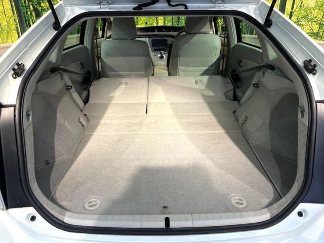 TOYOTA PRIUS 2015 Image 31