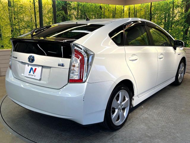 TOYOTA PRIUS 2015 Image 31