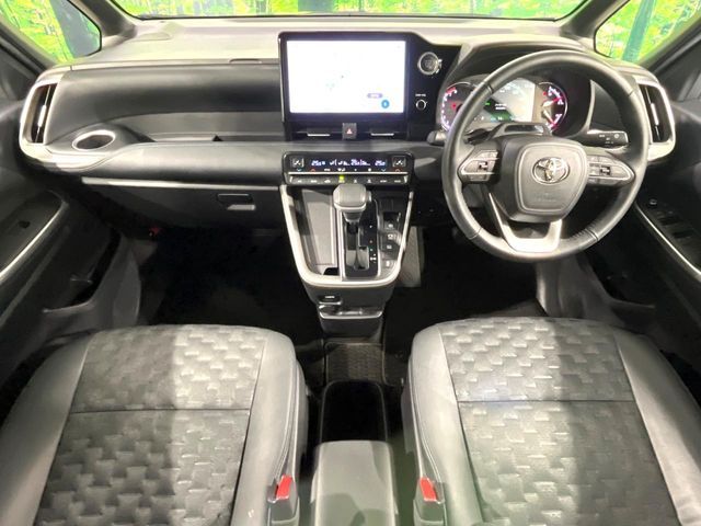 TOYOTA VOXY 2022 Image 31