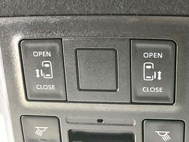 TOYOTA VOXY 2022 Image 31