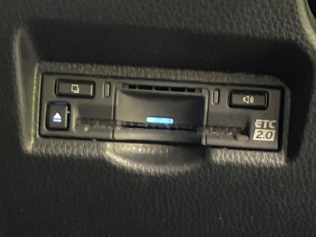 TOYOTA VOXY 2022 Image 31