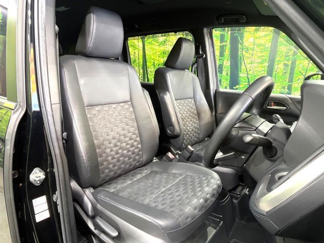 TOYOTA VOXY 2022 Image 31