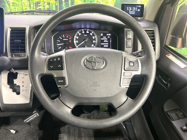 TOYOTA HIACE VAN 2WD 2023 Image 31