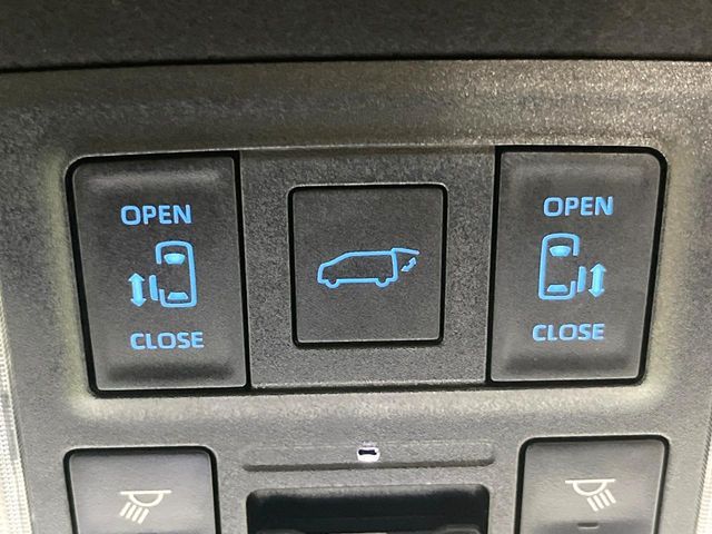 TOYOTA VOXY 2023 Image 31