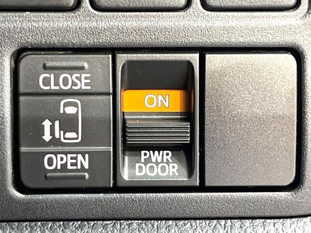 TOYOTA VOXY 2019 Image 31