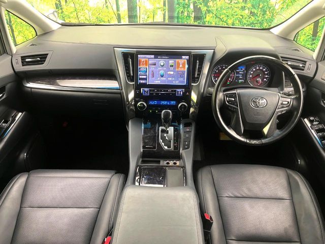 TOYOTA VELLFIRE 2018 Image 31