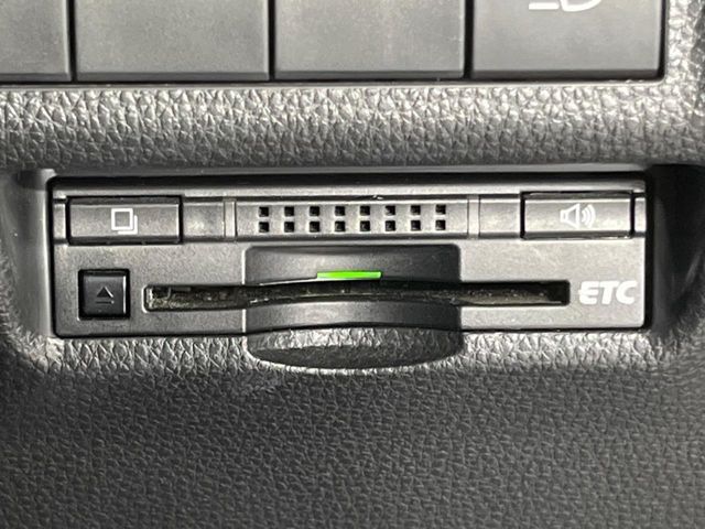 TOYOTA RAV4 HYBRID 4WD 2022 Image 31