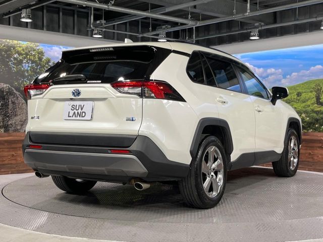 TOYOTA RAV4 HYBRID 4WD 2022 Image 31