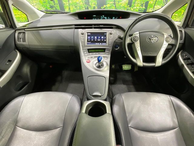 TOYOTA PRIUS 2013 Image 31