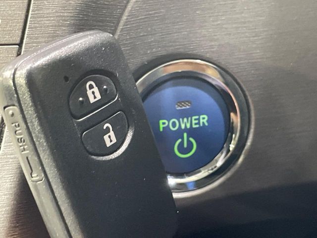 TOYOTA PRIUS 2013 Image 31