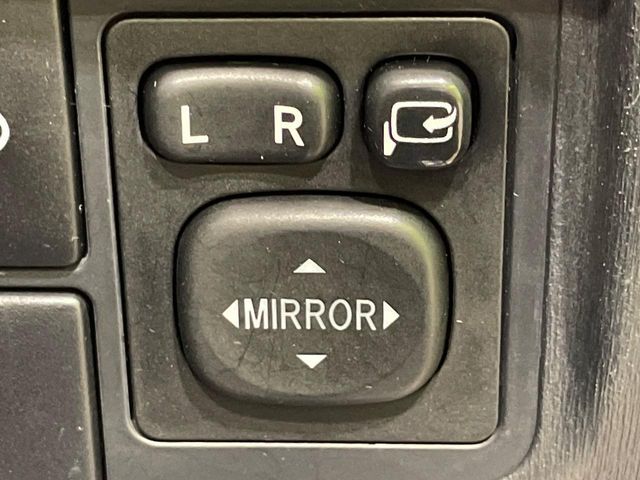 TOYOTA PRIUS 2013 Image 31