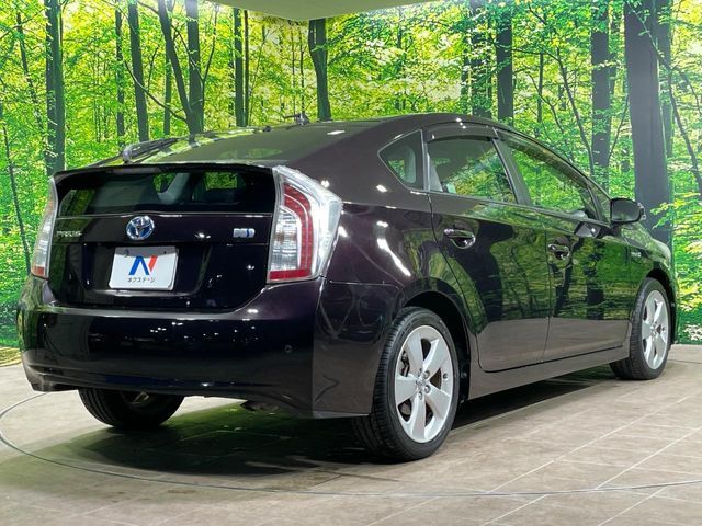 TOYOTA PRIUS 2013 Image 31