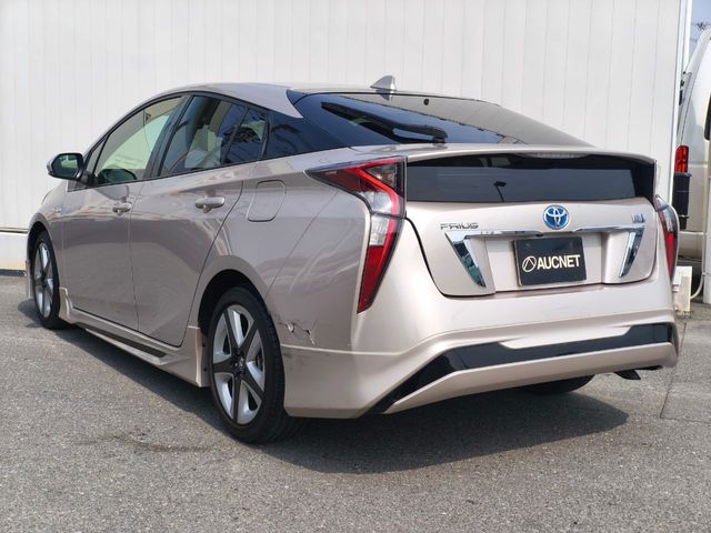 TOYOTA PRIUS 2016 Image 31