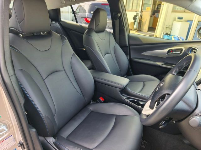 TOYOTA PRIUS 2016 Image 31