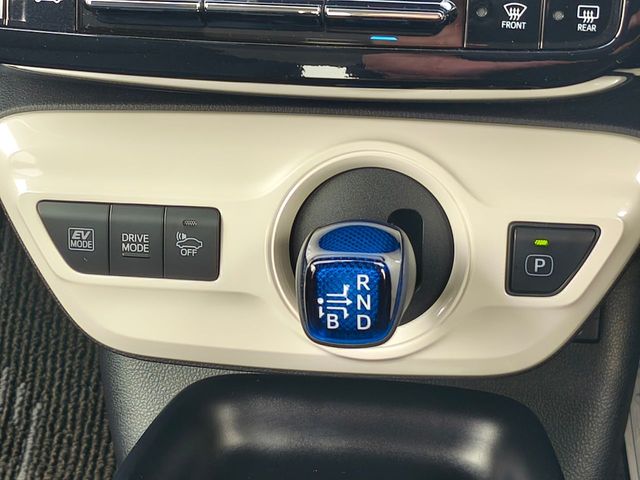 TOYOTA PRIUS 2016 Image 31