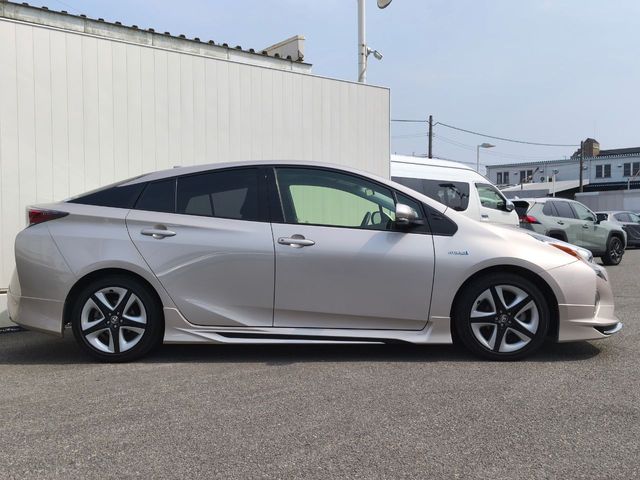 TOYOTA PRIUS 2016 Image 31