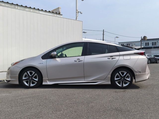 TOYOTA PRIUS 2016 Image 31