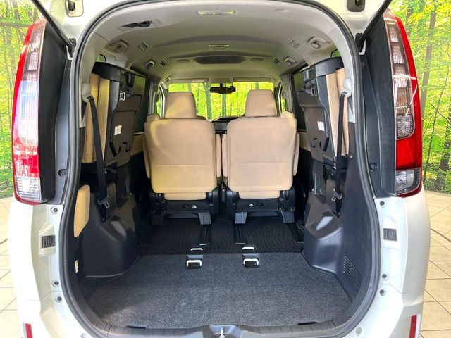 TOYOTA NOAH 2014 Image 31