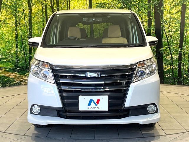 TOYOTA NOAH 2014 Image 31