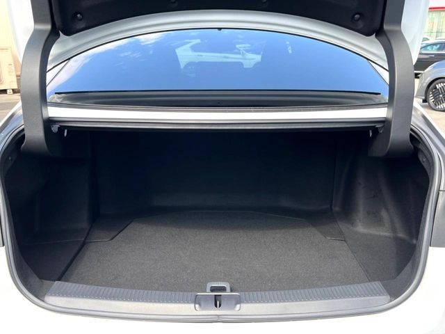 TOYOTA CROWN SEDAN HYBRID 2024 Image 31