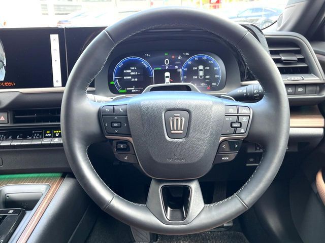 TOYOTA CROWN SEDAN HYBRID 2024 Image 31