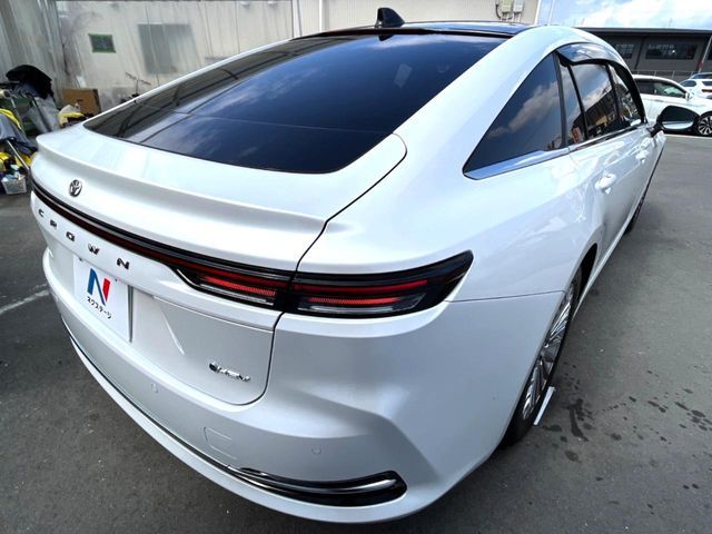 TOYOTA CROWN SEDAN HYBRID 2024 Image 31